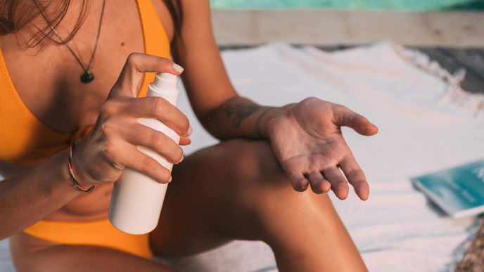 Transparente Sonnencreme: Das sind die besten Sprays