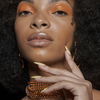 Statt Rosa: Alle It-Girls tragen diesen Sommer "Butter Yellow Nails"