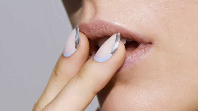 So perfekt passen French Nails und kurze Nägel zusammen: Die 4 schönsten Ideen