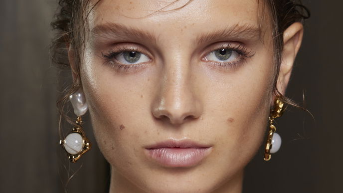 Mascara ohne Verschmieren: Die beste Wimperntusche für den Sommer 2024