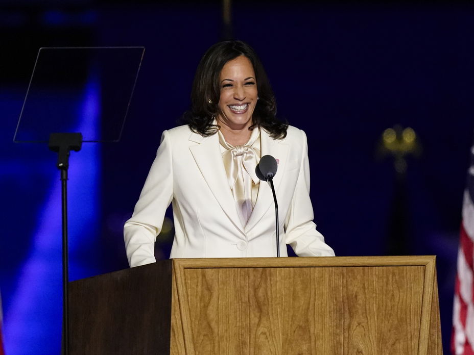 Kamala Harris am Rednerpult