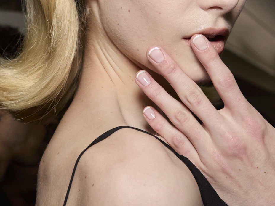 Wir lieben es, wenn die Maniküre im Sommer auch zur Pediküre passt und schwören jetzt auf dieses Nail-Design.