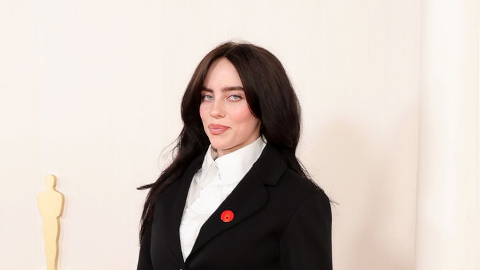 Die Frisuren von Billie Eilish im Wandel der Zeit