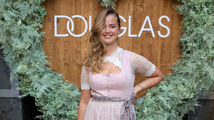 Dirndl Frisuren für mittellanges Haar: Einfach zum Nachmachen