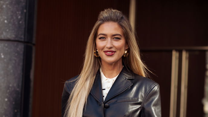 Warum wir im Winter 2024 auf den neuen Make-up-Trend "Blonzing" setzen