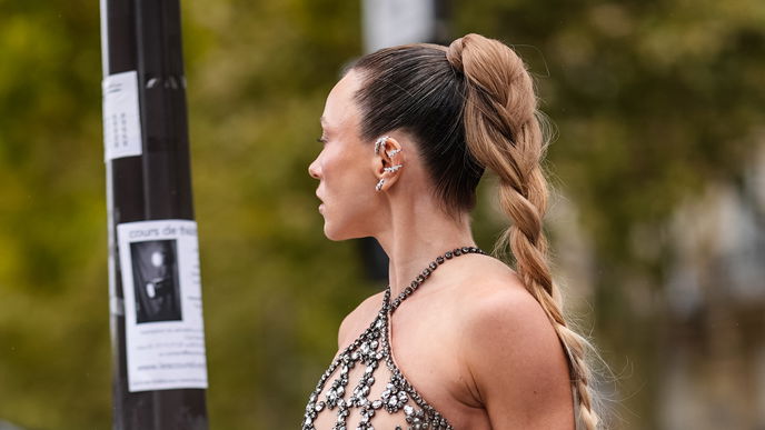 Der "Cheerleader-Zopf" verwandelt unsere Haare in eine Trendfrisur