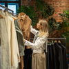 Diese Alternative zu Fast Fashion beschert dir einen unendlichen Kleiderschrank