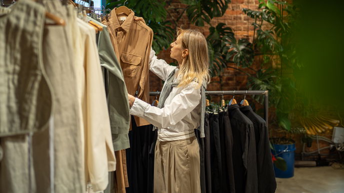 Diese Alternative zu Fast Fashion beschert dir einen unendlichen Kleiderschrank