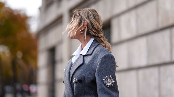 Der Frisuren-Trend "Hair Tinsel" versetzt uns sofort in Weihnachtsstimmung