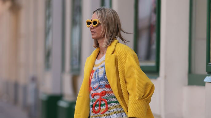 Der Frisuren-Trend "Karamellblond" lässt deine Haare im Frühjahr 2025 strahlen