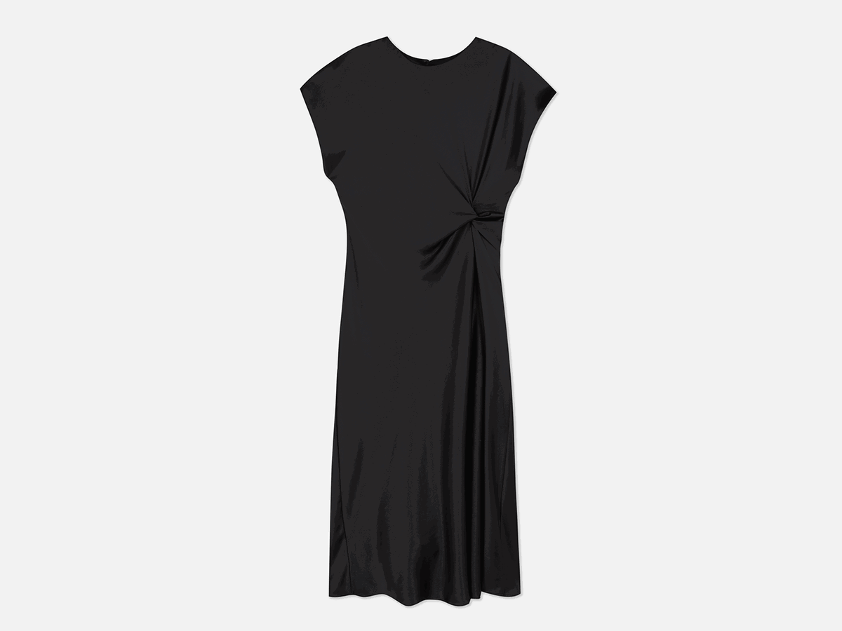 Diese Neuinterpretation des „Kleinen Schwarzen” von Primark ist das ideale Outfit für festliche Weihnachtsdinner mit der ganzen Family.