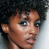 "Glitter Lashes" sind der funkelndste Beauty-Trend für die Feiertage