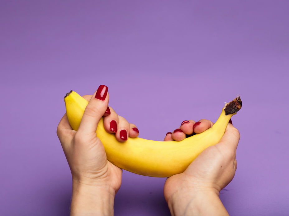 Person hält Banane