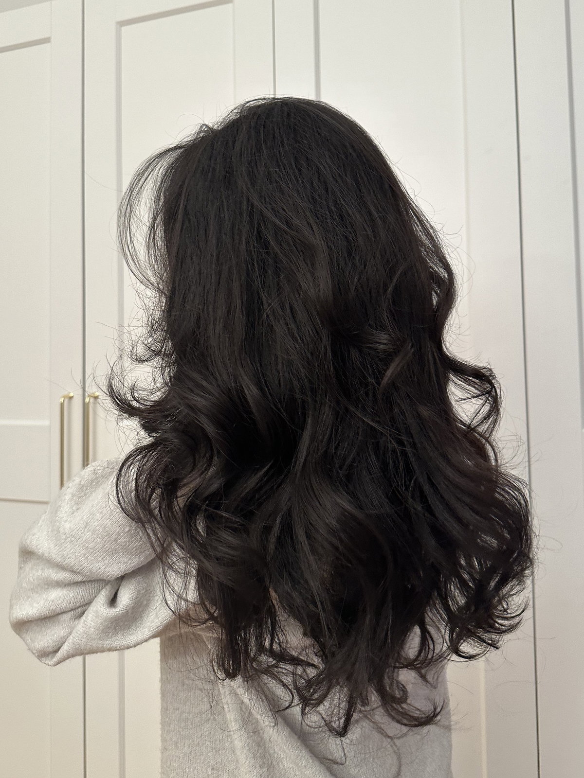Voluminöses Haar mit Locken
