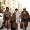 3 frische Farben, die Fashionistas mit Braun kombinieren