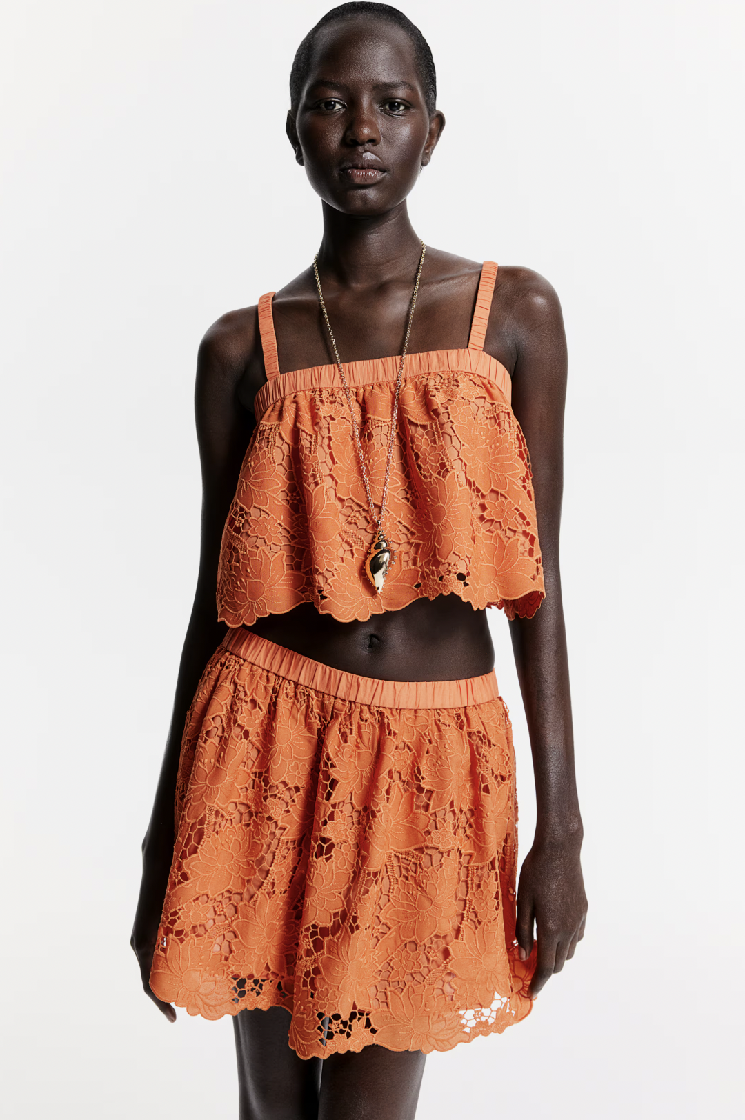 Die "The White Lotus"-Resort-Kollektion von H&M verdient 5 Sterne