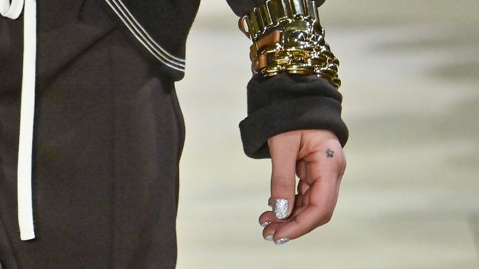 Dieser Nagellack-Trend vom Laufsteg hält bombenfest