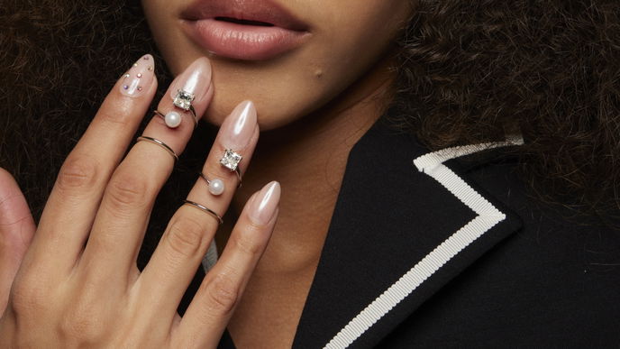 Cat Eye Nails erobern 2025 die Nagel-Trends