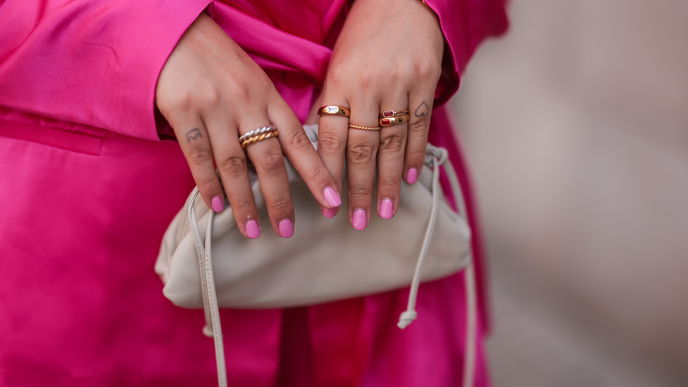 "Candy Floss Nails": Das ist der süßeste Nagel-Trend für den Frühling 2025