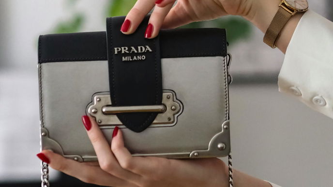 Nagelpflege für unterwegs: 5 Must-haves, die 2025 in deine Handtasche gehören