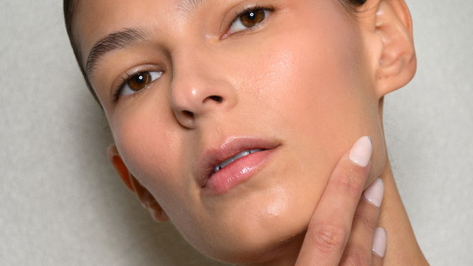 Diesen gehypten 3-Euro Nagellack aus der Drogerie kaufen wir wieder und wieder nach