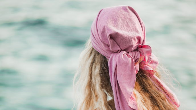Darum solltest du Sonnenschutz auch für die Haare verwenden
