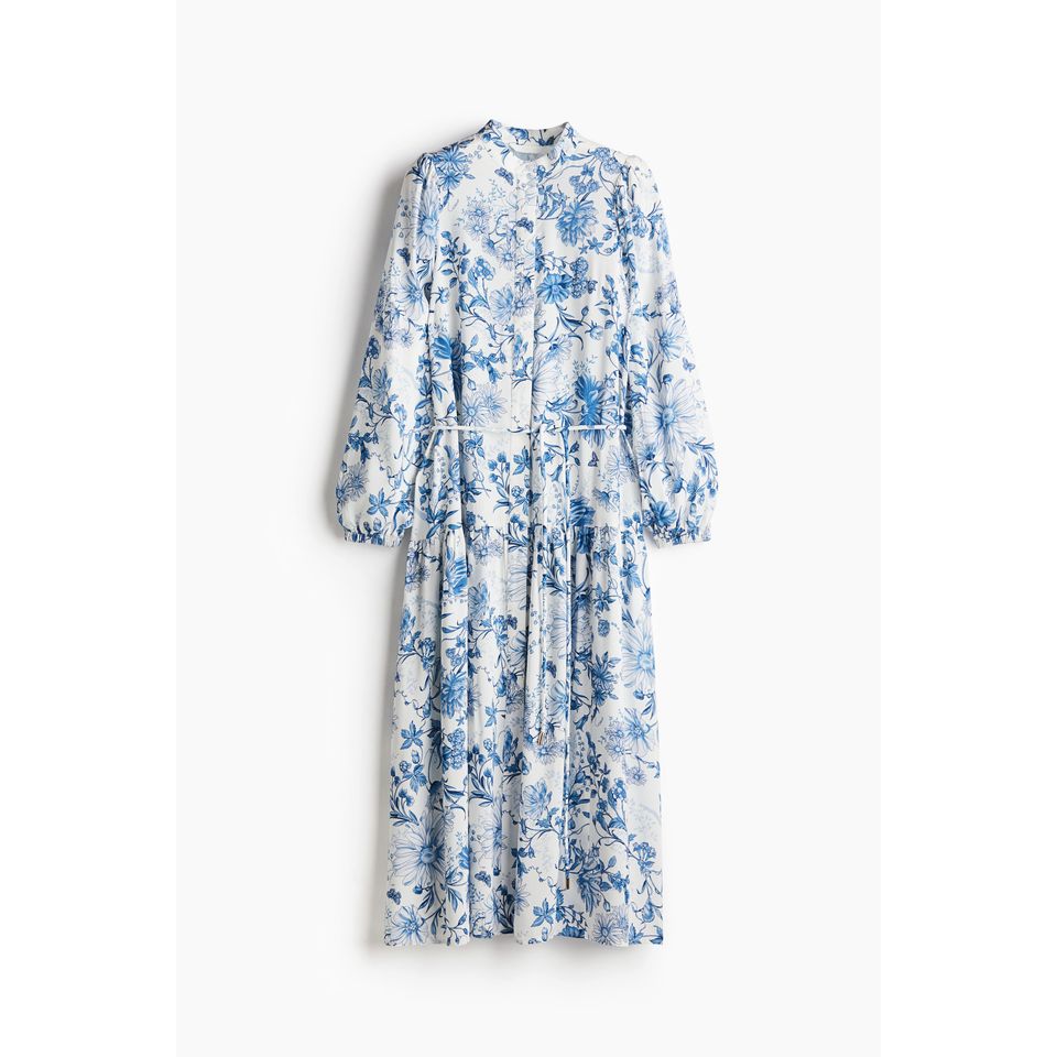 Langes Kleid mit Puffärmeln