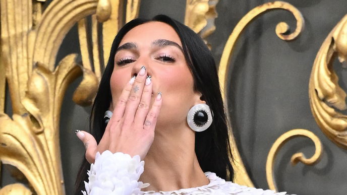 Diesen Nagel-Trend für den Sommer 2025 lieben selbst Dua Lipa und Sabrina Carpenter
