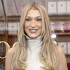 Statt Sandalen: Bella Hadid trägt die It-Schuhe der French Girls