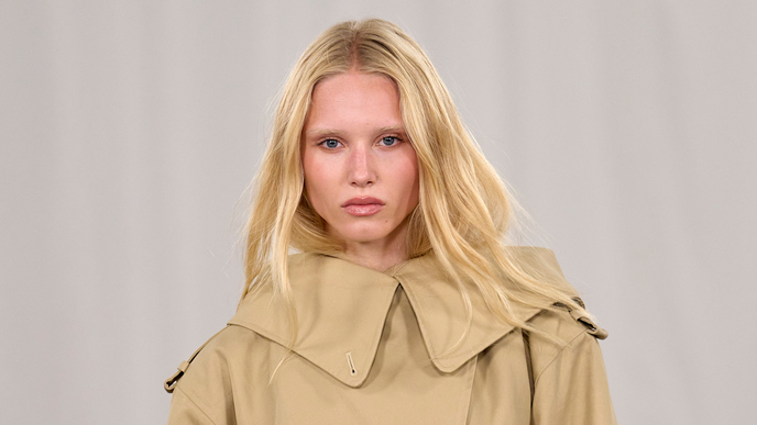 Trenchcoats sehen im Herbst 2025 so aus