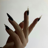 Nageltrend "Smoke Nails": Elegant und mystisch in die dunkle Jahreszeit