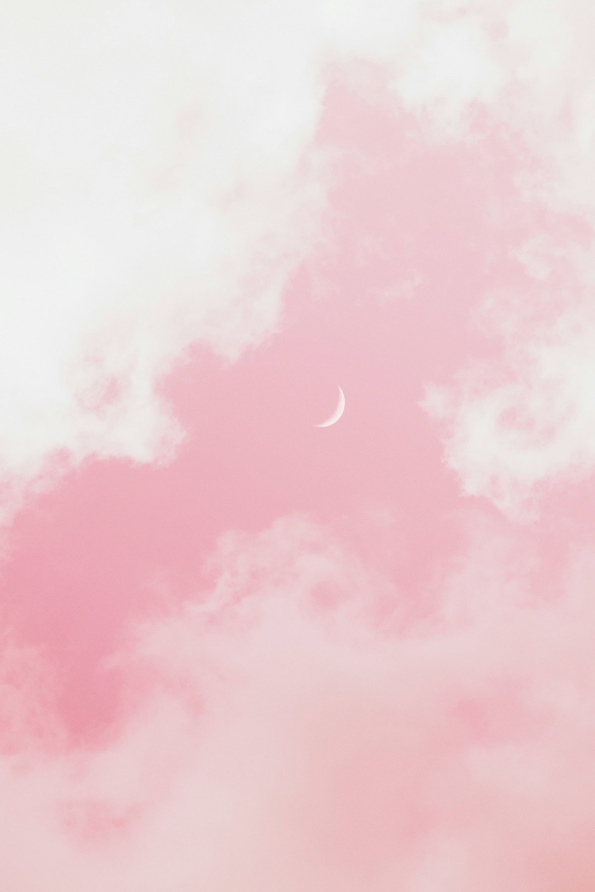 Sichelmond an rosa Himmel