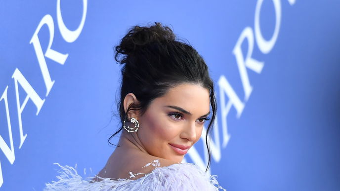 Festliche Frisuren: Die 20 schönsten Looks, die gerade viral gehen