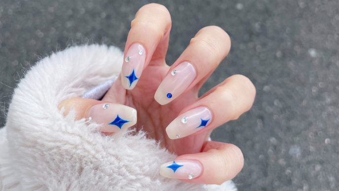 Star-Nails sind die magische Maniküre in der Vorweihnachtszeit