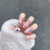Star-Nails sind die magische Maniküre in der Vorweihnachtszeit