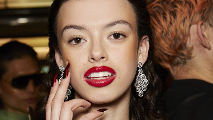 Dieses Weihnachts-Make-up lässt deine Lippen an Heiligabend strahlen