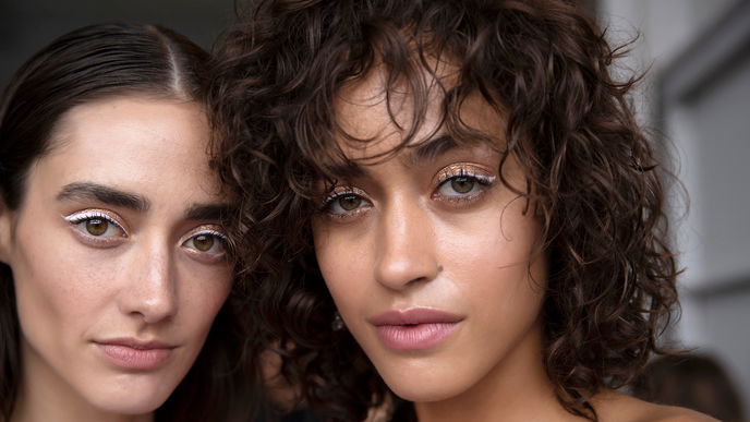 Für den Bambi-Blick: „Baby Deer Make-up“ ist der Soft-Glam-Look 2026