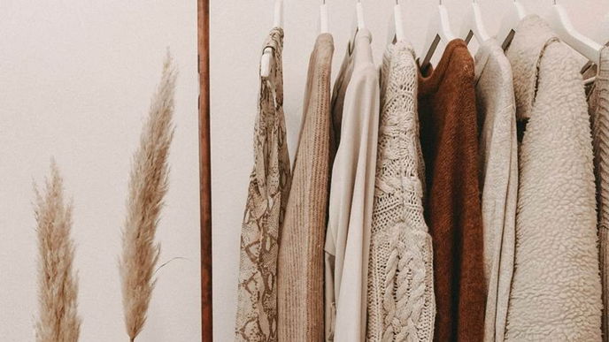 Capsule Wardrobe für Frauen: Weniger Teile, mehr Looks