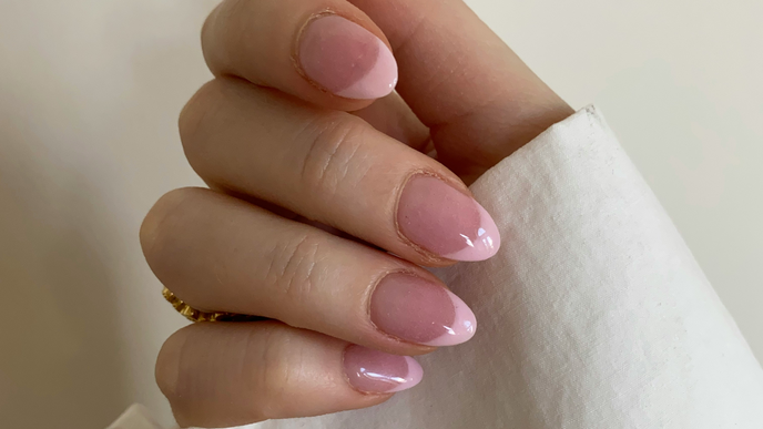 French Nails 2.0: In diesem Jahr tragen wir den Klassiker als glossy Upgrade