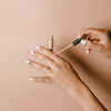 Reversed French Nails: Im Frühling 2026 tragen den Klassiker nur noch umgekehrt