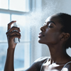 Skincare-Trend: Hypochlorous Acid Gesichtssprays bekämpfen (fast) alle Hautprobleme