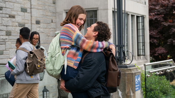 Binge-Potenzial: Das musst du zur heißen Serie „Off Campus“ wissen