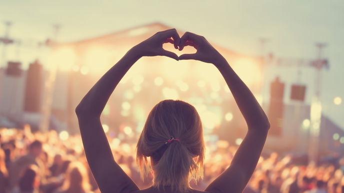 Festival-Must-haves: 10 praktische Beauty-Retter versorgen deine Haut unterwegs
