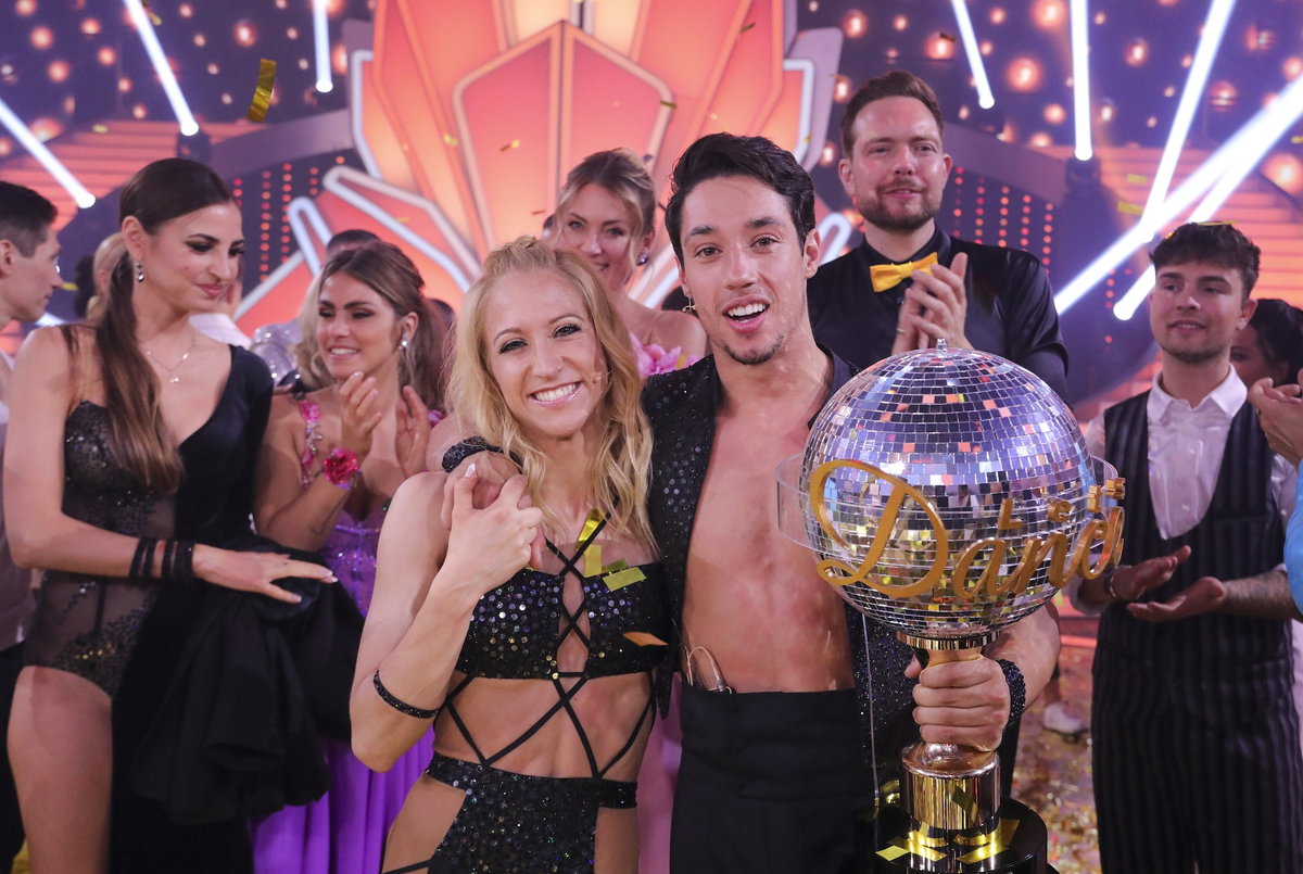 René Casselly & Kathrin Menzinger (2022)