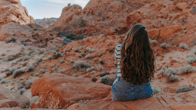 Frisurentrend im Herbst: Stylische „Canyon Waves“ schenken deinem Haar lässiges Volumen