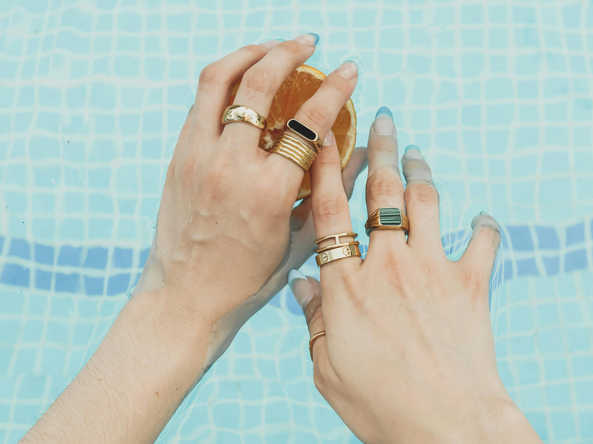 Pool Hand Ringe Hände Nägel