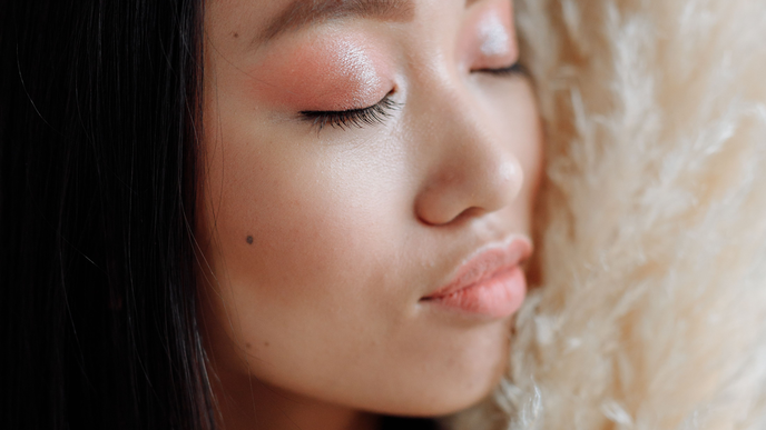 „Blush Tailoring”: Dieser Make-up-Trick passt dein Blush genau deinem Hautton an