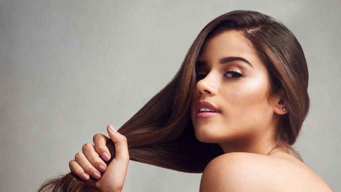 Liquid Hair ohne Salon: Warum Arganöl das Comeback-Öl für glänzendes Sommerhaar ist