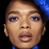 Statt Schwarz: Wenn du braune Augen hast, solltest du DIESE trendy Mascara-Farbe tragen