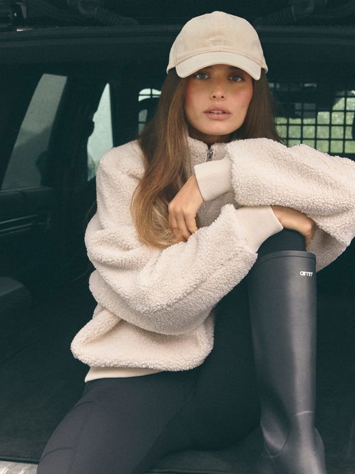 Diese 5 stylischen Outdoor-Pieces von aim'n bringen uns trocken durch den Herbst
